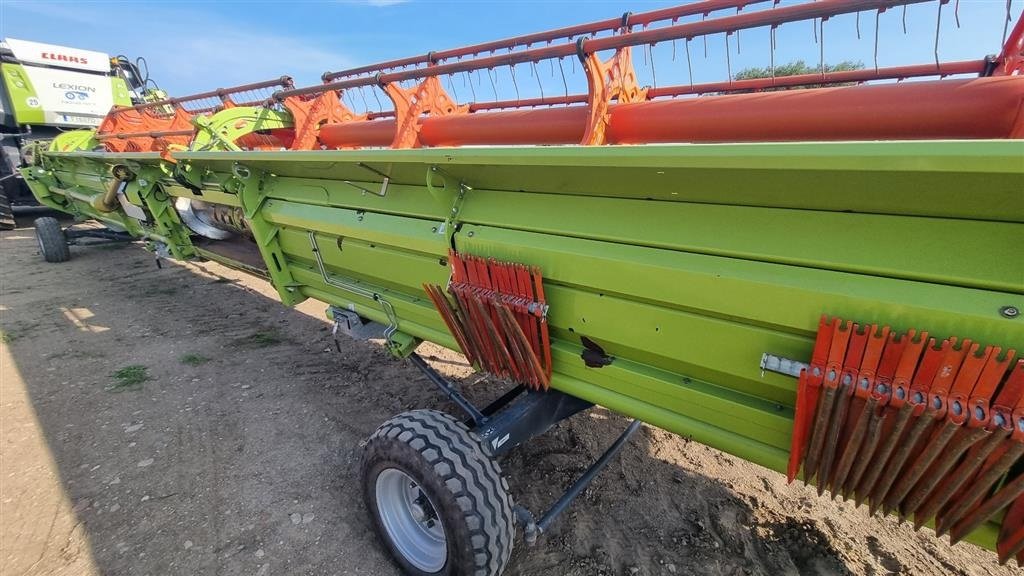 Mähdrescher типа CLAAS LEXION 780 TT Vi giver 100 timers reklamationsret i DK!!! Incl. Vario V1230 bord. GPS CEMOS Auto cruise pilot. 3D 4D Udbyttemaaler. Ring til Ulrik 0045-40255544 for flere billeder og info om fremvisning mm., Gebrauchtmaschine в Kolding (Фотография 8)