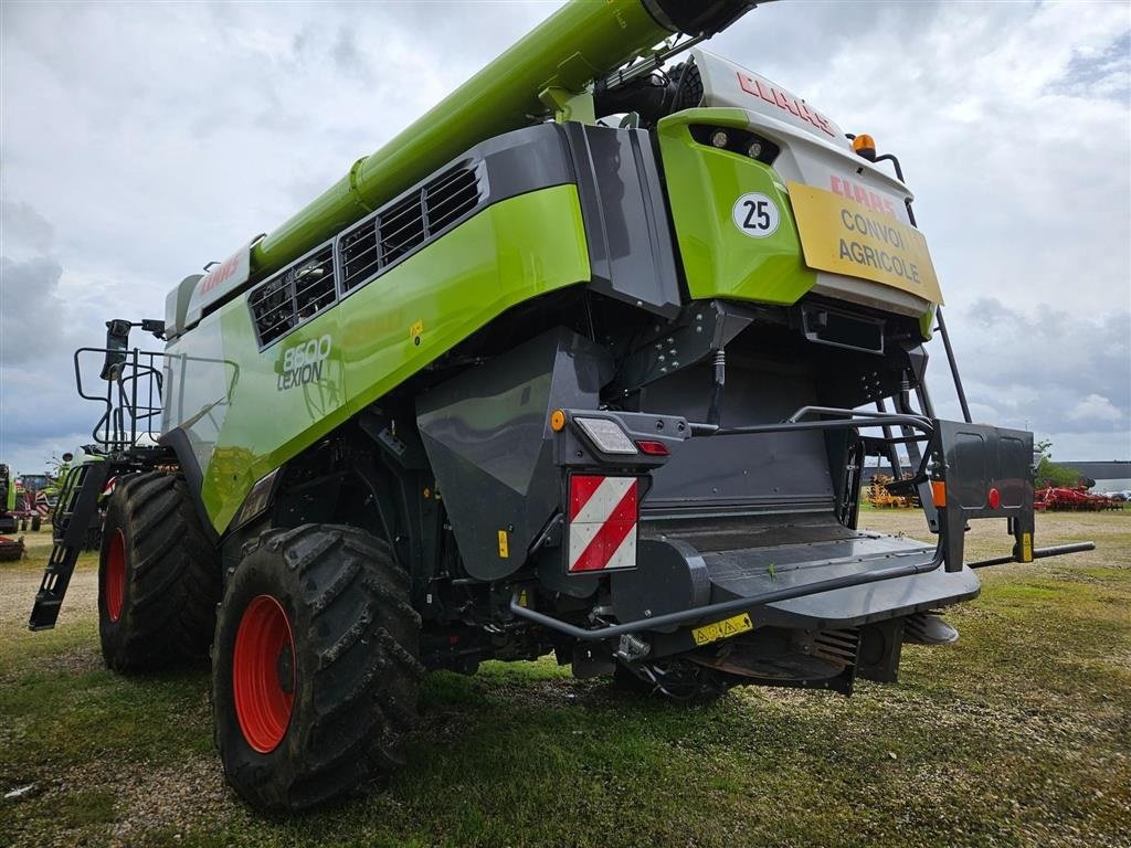 Mähdrescher del tipo CLAAS Lexion 8600 4WD SOLGT!!! SOLD!!! VI GIVER 50 TIMERS HØSTGARANTI I DK !!! 4WD. INCL. Vario 1080 Skærebord og vogn. CEMOS + Cruise Pilot, Auto Slope, Auto Crop Flow., Gebrauchtmaschine In Kolding (Immagine 3)