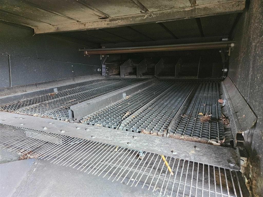 Mähdrescher del tipo CLAAS Lexion 8600 4WD SOLGT!!! SOLD!!! VI GIVER 50 TIMERS HØSTGARANTI I DK !!! 4WD. INCL. Vario 1080 Skærebord og vogn. CEMOS + Cruise Pilot, Auto Slope, Auto Crop Flow., Gebrauchtmaschine In Kolding (Immagine 9)