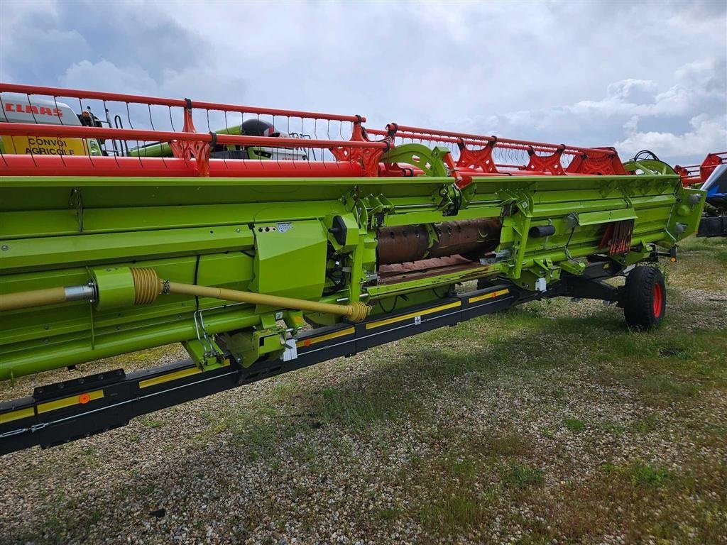 Mähdrescher del tipo CLAAS Lexion 8600 4WD SOLGT!!! SOLD!!! VI GIVER 50 TIMERS HØSTGARANTI I DK !!! 4WD. INCL. Vario 1080 Skærebord og vogn. CEMOS + Cruise Pilot, Auto Slope, Auto Crop Flow., Gebrauchtmaschine In Kolding (Immagine 14)