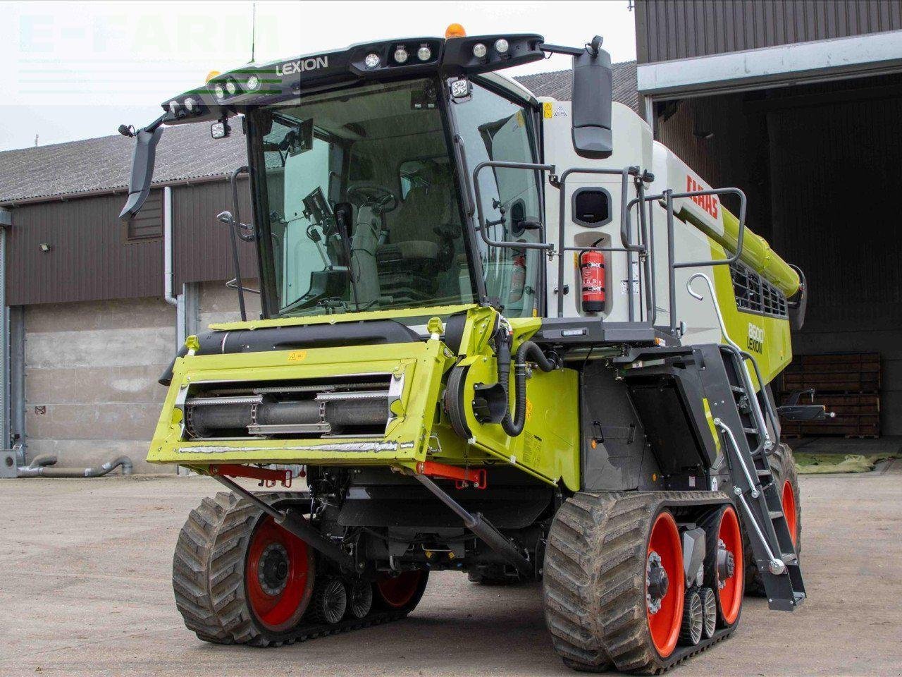 Mähdrescher of the type CLAAS LEXION 8600 TERRA TRAC, Gebrauchtmaschine in CIRENCESTER (Picture 2)