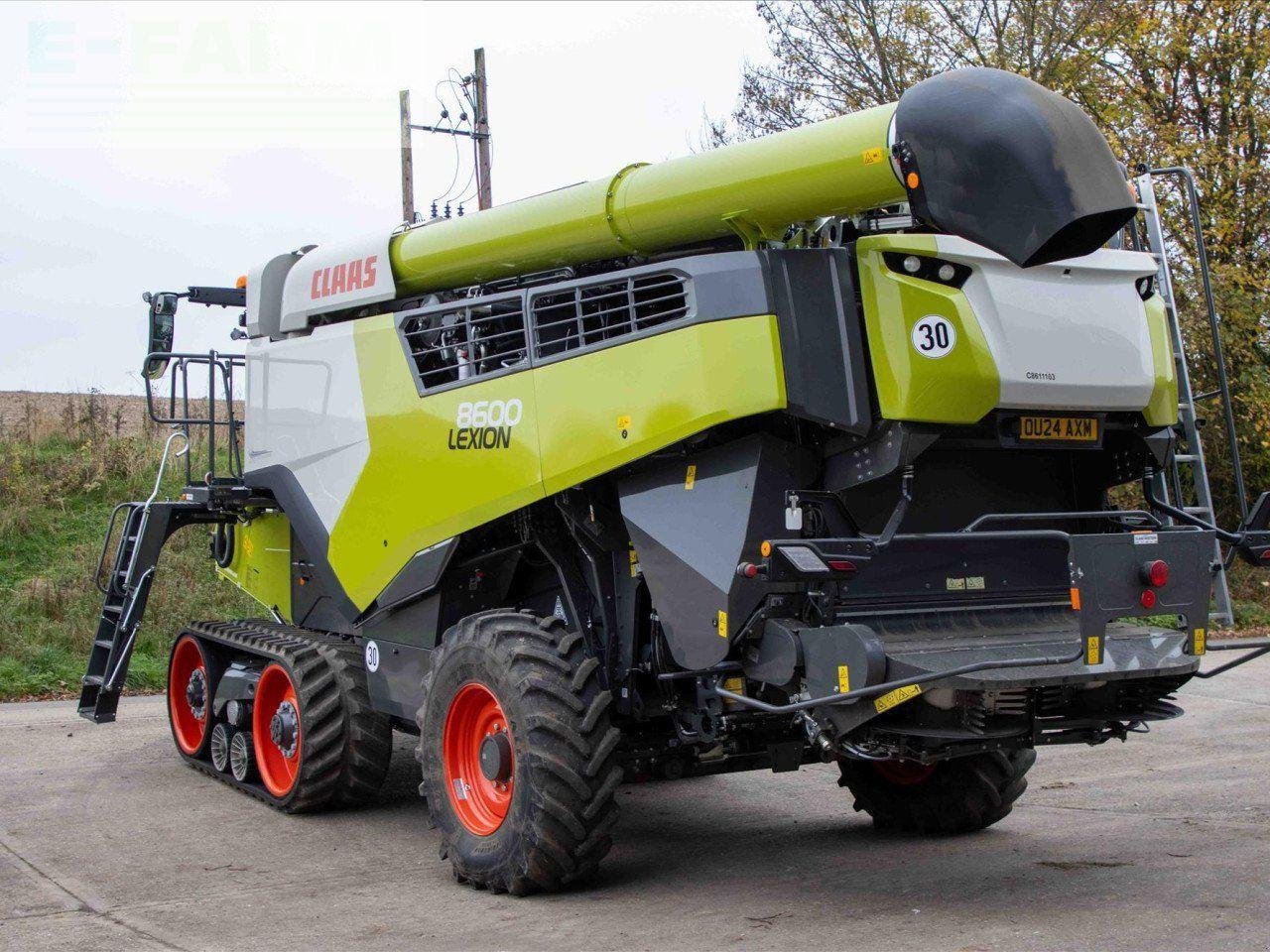 Mähdrescher of the type CLAAS LEXION 8600 TERRA TRAC, Gebrauchtmaschine in CIRENCESTER (Picture 10)
