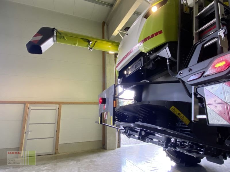 Mähdrescher of the type CLAAS LEXION 8600 TT E5, Gebrauchtmaschine in Vohburg (Picture 12)