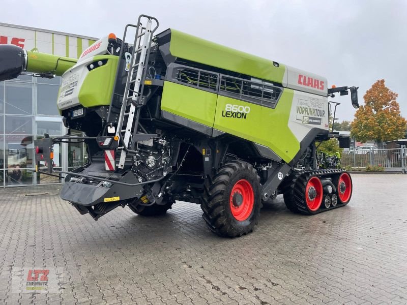 Mähdrescher des Typs CLAAS LEXION 8600 TT E5, Vorführmaschine in Hartmannsdorf (Bild 3)