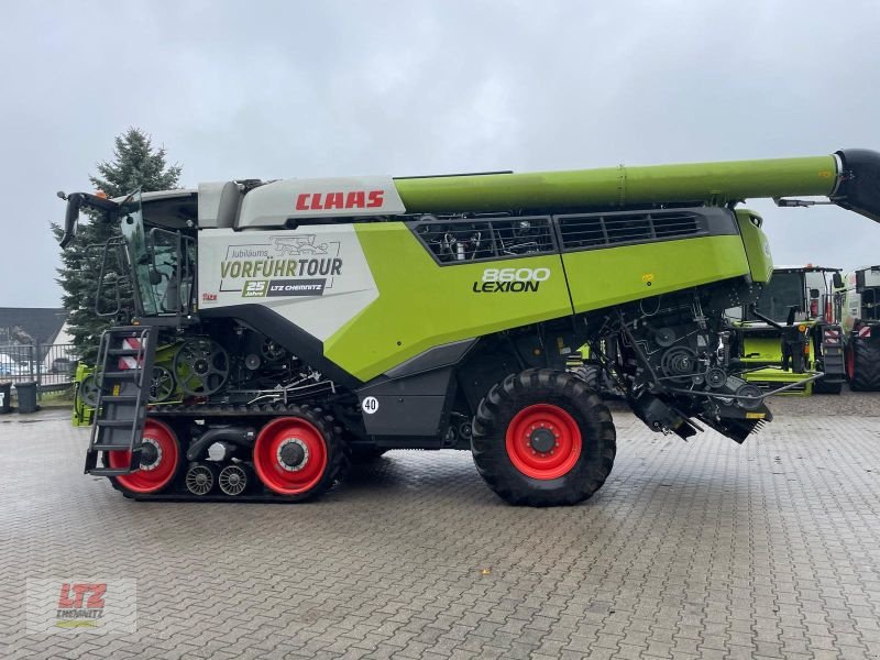 Mähdrescher des Typs CLAAS LEXION 8600 TT E5, Vorführmaschine in Hartmannsdorf (Bild 6)