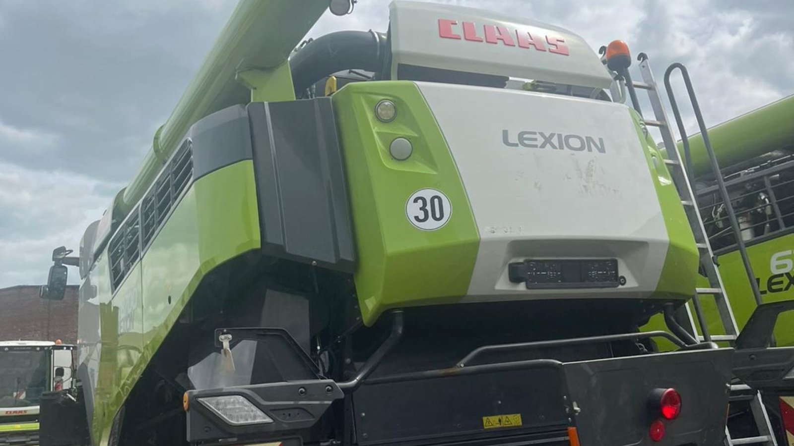 Mähdrescher of the type CLAAS Lexion 8700 8700 TT 4WD, Gebrauchtmaschine in Kolding (Picture 4)