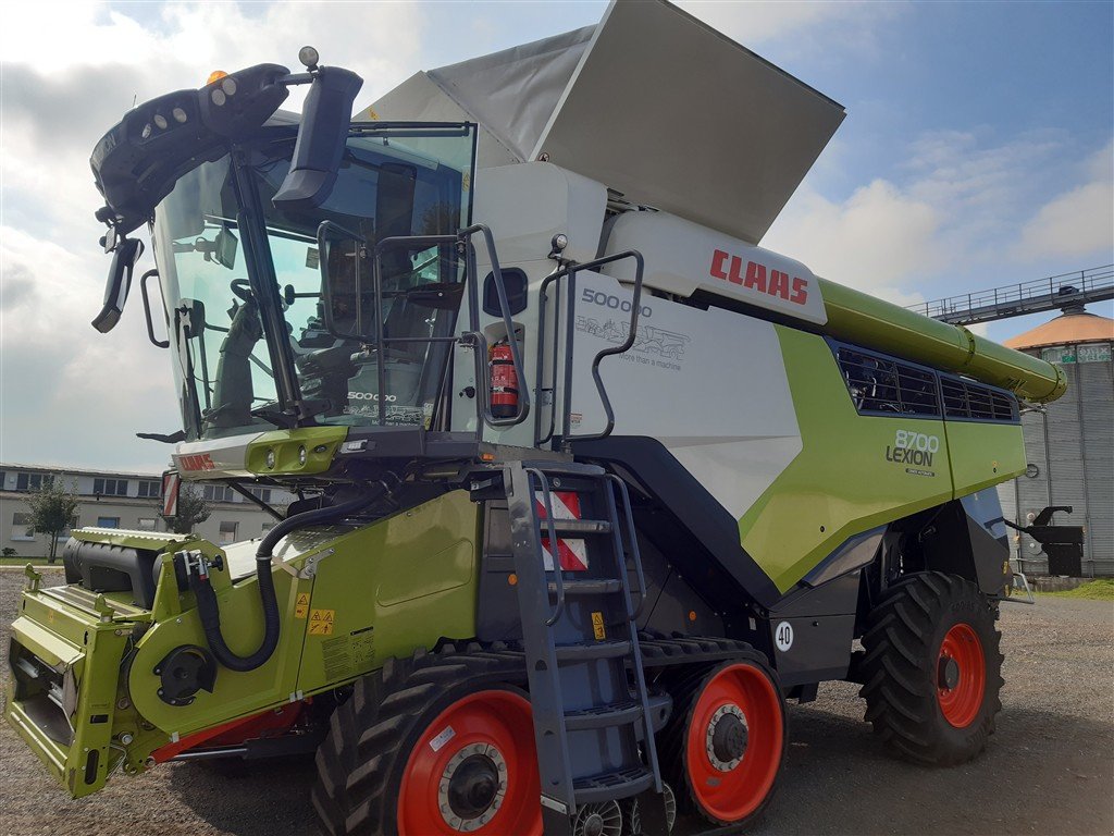 Mähdrescher des Typs CLAAS Lexion 8700 Terra Trac, Gebrauchtmaschine in Lommatzsch (Bild 1)