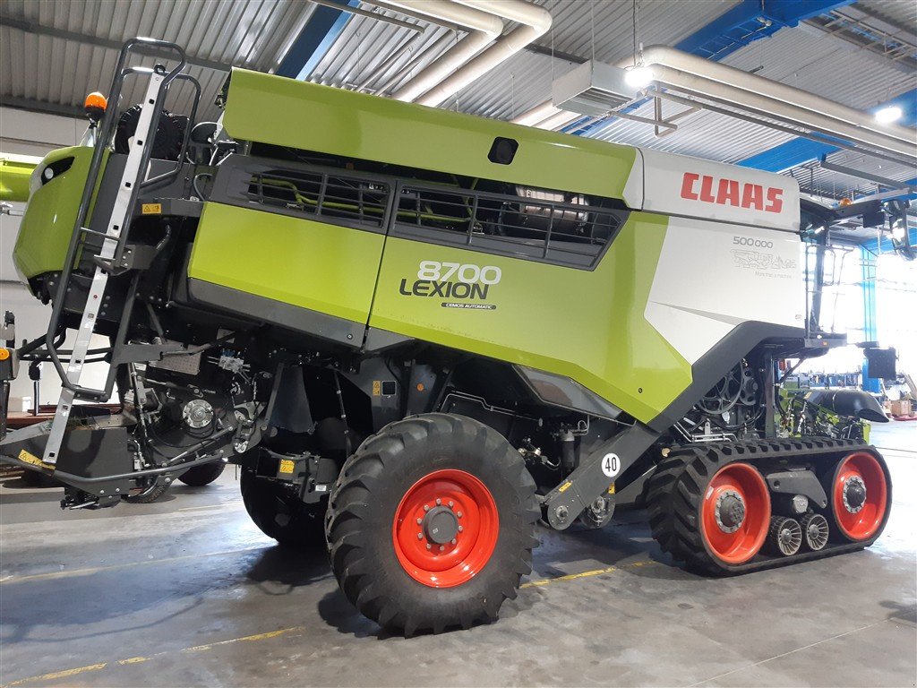 Mähdrescher des Typs CLAAS Lexion 8700 Terra Trac, Gebrauchtmaschine in Lommatzsch (Bild 4)