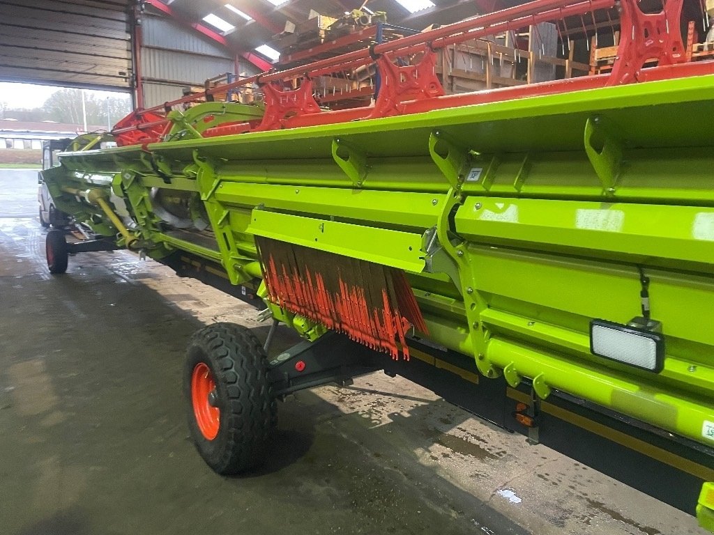 Mähdrescher typu CLAAS LEXION 8700 TERRA TRAC, Gebrauchtmaschine v Kolding (Obrázek 16)