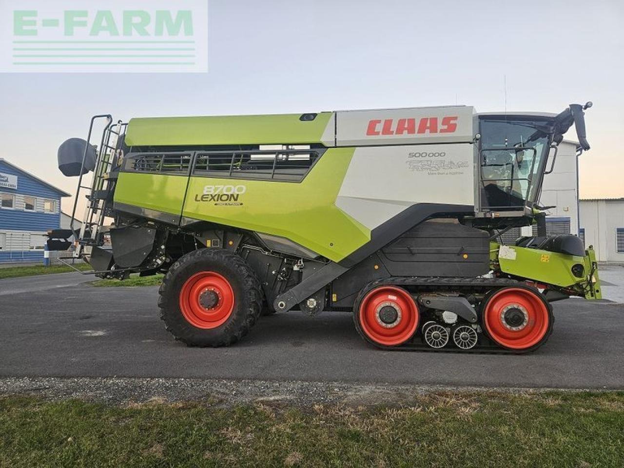 Mähdrescher del tipo CLAAS lexion 8700 terra trac, Gebrauchtmaschine In ILZ (Immagine 4)