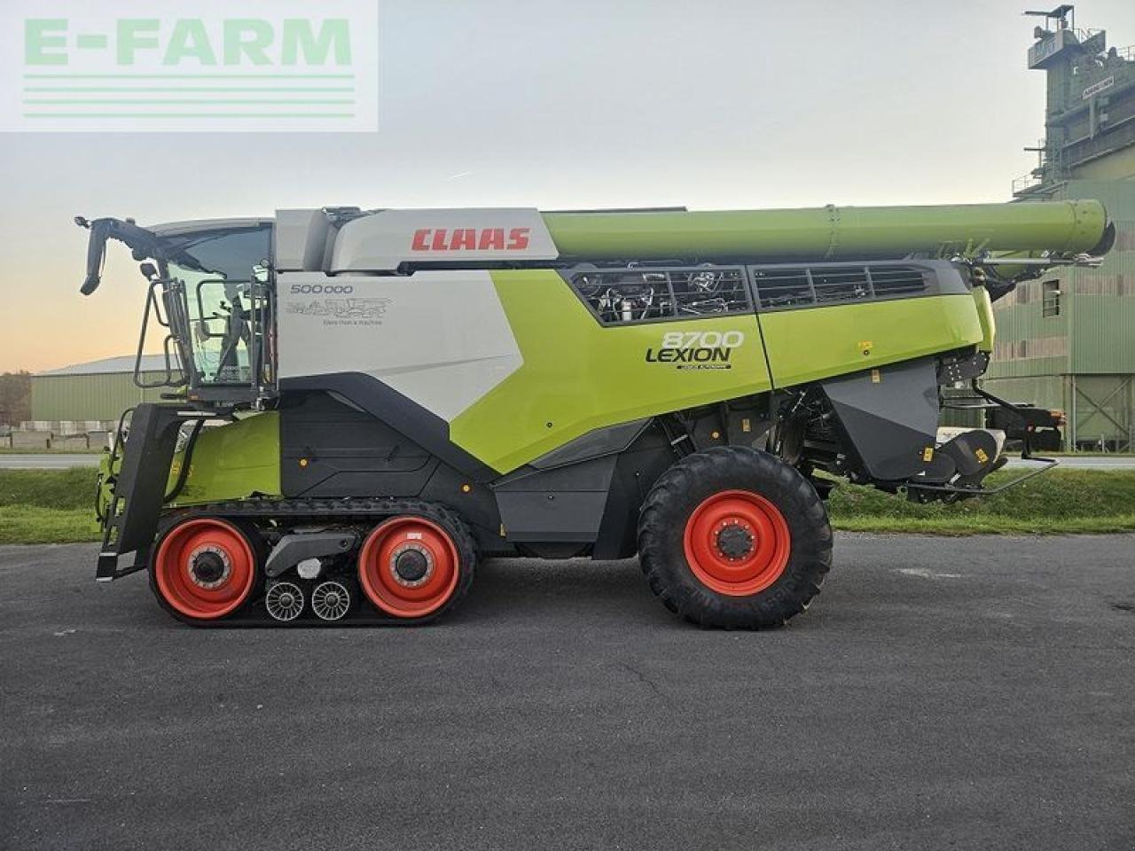 Mähdrescher del tipo CLAAS lexion 8700 terra trac, Gebrauchtmaschine In ILZ (Immagine 9)