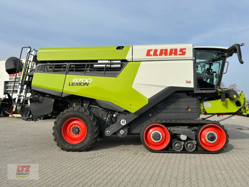 Mähdrescher des Typs CLAAS LEXION 8700 TT E5, Vorführmaschine in Hartmannsdorf (Bild 2)