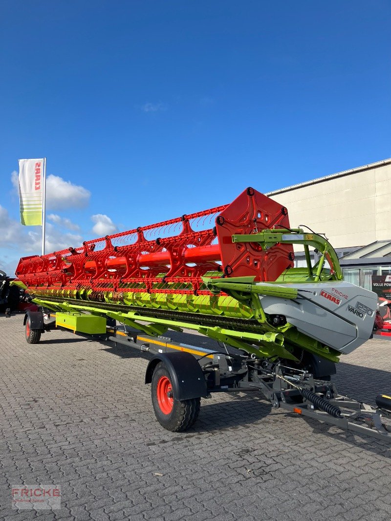 Mähdrescher of the type CLAAS Lexion 8700 TT m. Vario 1230, Gebrauchtmaschine in Demmin (Picture 11)