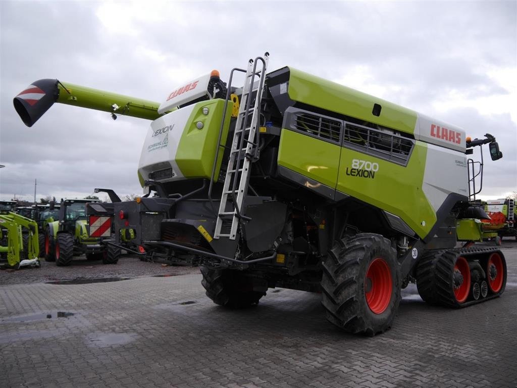 Mähdrescher des Typs CLAAS LEXION 8700 TT Ny pris!!! VI GIVER 50 TIMERS HØSTGARANTI I DK !!! Brede bælter. Field Scanner. Incl. CLAAS Vario 1230 Skærebord og vogn., Gebrauchtmaschine in Kolding (Bild 3)