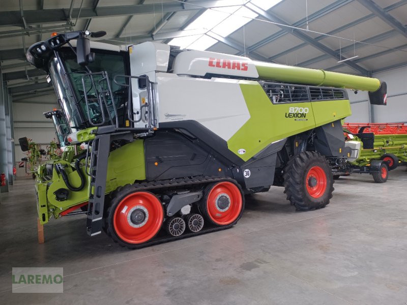 Mähdrescher tip CLAAS Lexion 8700 TT Terratrac + V 1230, Gebrauchtmaschine in Langenwetzendorf (Poză 1)
