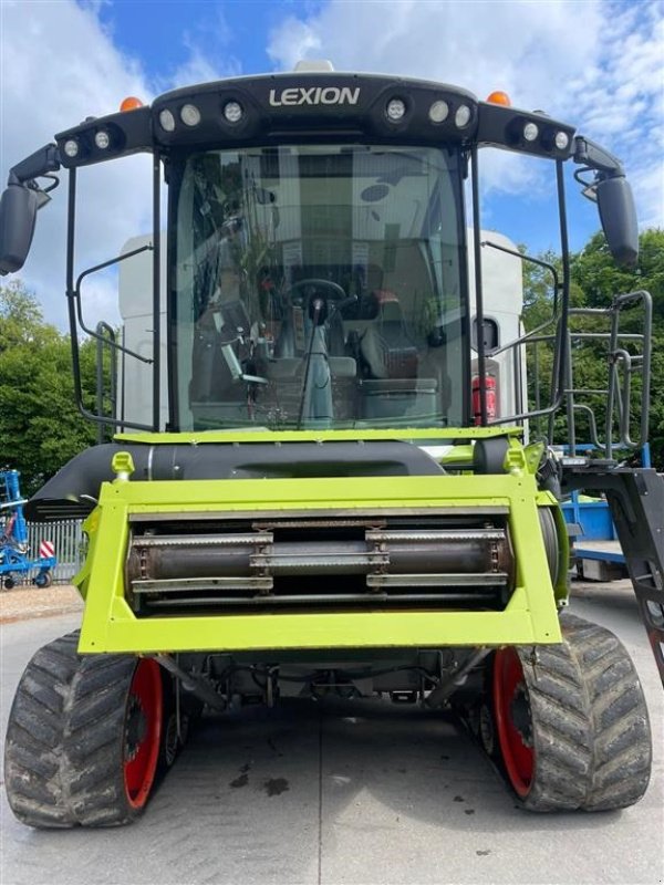 Mähdrescher tip CLAAS LEXION 8700 TT VI GIVER 50 TIMERS HØSTGARANTI I DK !!! Med skærebord og fuld CEMOS., Gebrauchtmaschine in Kolding (Poză 7)