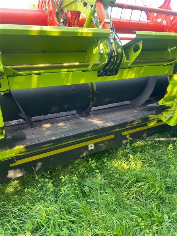 Mähdrescher tip CLAAS LEXION 8700 TT VI GIVER 50 TIMERS HØSTGARANTI I DK !!! Med skærebord og fuld CEMOS., Gebrauchtmaschine in Kolding (Poză 14)