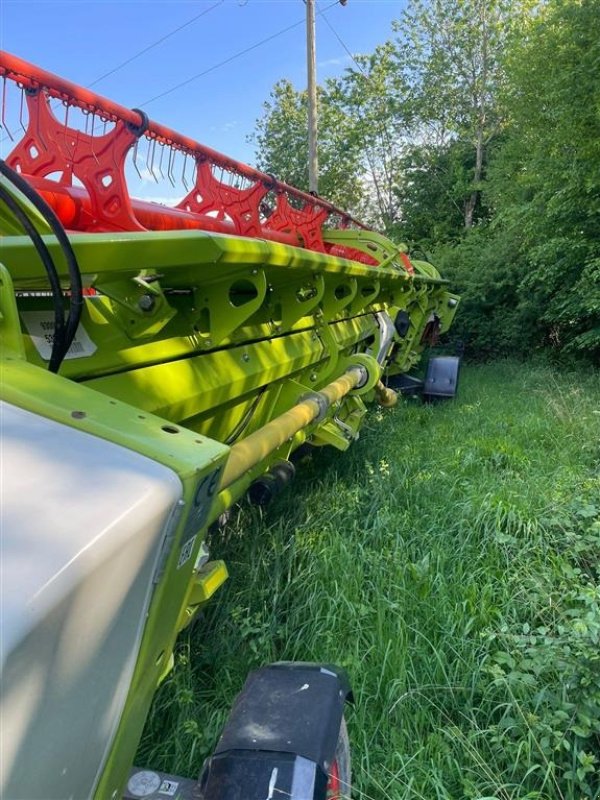 Mähdrescher tip CLAAS LEXION 8700 TT VI GIVER 50 TIMERS HØSTGARANTI I DK !!! Med skærebord og fuld CEMOS., Gebrauchtmaschine in Kolding (Poză 15)