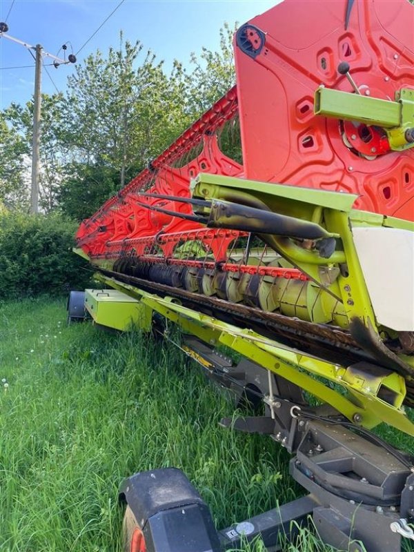 Mähdrescher tip CLAAS LEXION 8700 TT VI GIVER 50 TIMERS HØSTGARANTI I DK !!! Med skærebord og fuld CEMOS., Gebrauchtmaschine in Kolding (Poză 17)