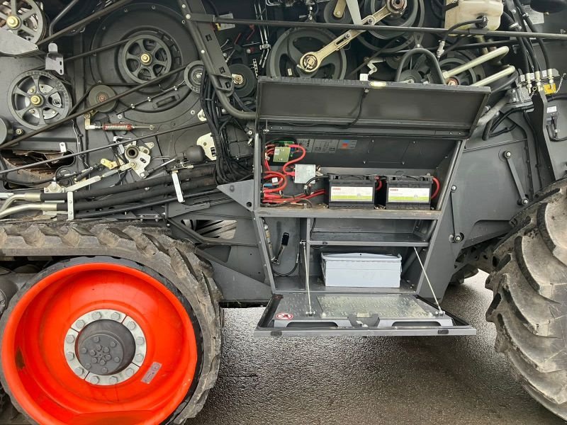 Mähdrescher des Typs CLAAS LEXION 8700 TT, Gebrauchtmaschine in Mockrehna (Bild 11)