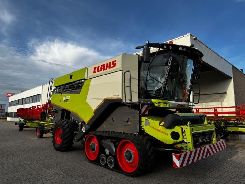 Mähdrescher of the type CLAAS LEXION 8700 TT, Gebrauchtmaschine in Hockenheim (Picture 4)