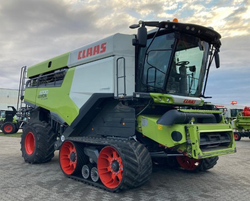 Mähdrescher of the type CLAAS LEXION 8700 TT, Gebrauchtmaschine in Hockenheim (Picture 6)
