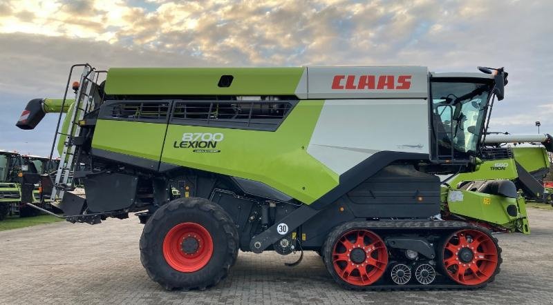 Mähdrescher of the type CLAAS LEXION 8700 TT, Gebrauchtmaschine in Hockenheim (Picture 5)
