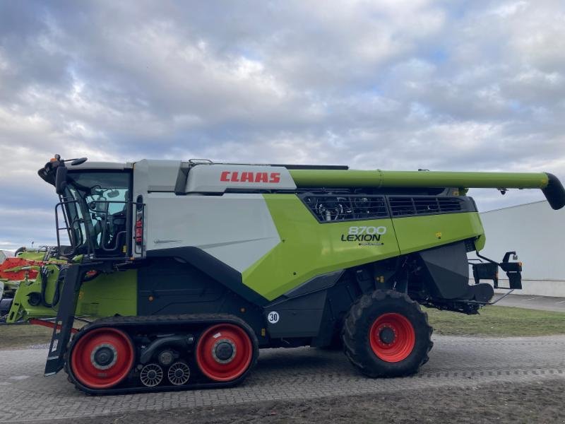 Mähdrescher typu CLAAS LEXION 8700 TT, Gebrauchtmaschine v Hockenheim (Obrázek 2)
