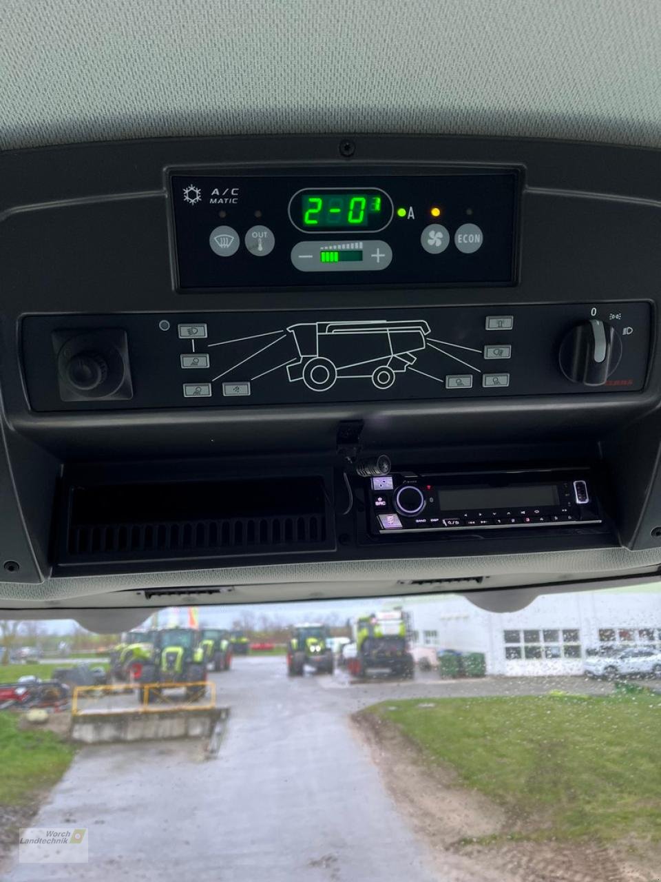 Mähdrescher of the type CLAAS Lexion 8700 TT, Gebrauchtmaschine in Schora (Picture 15)