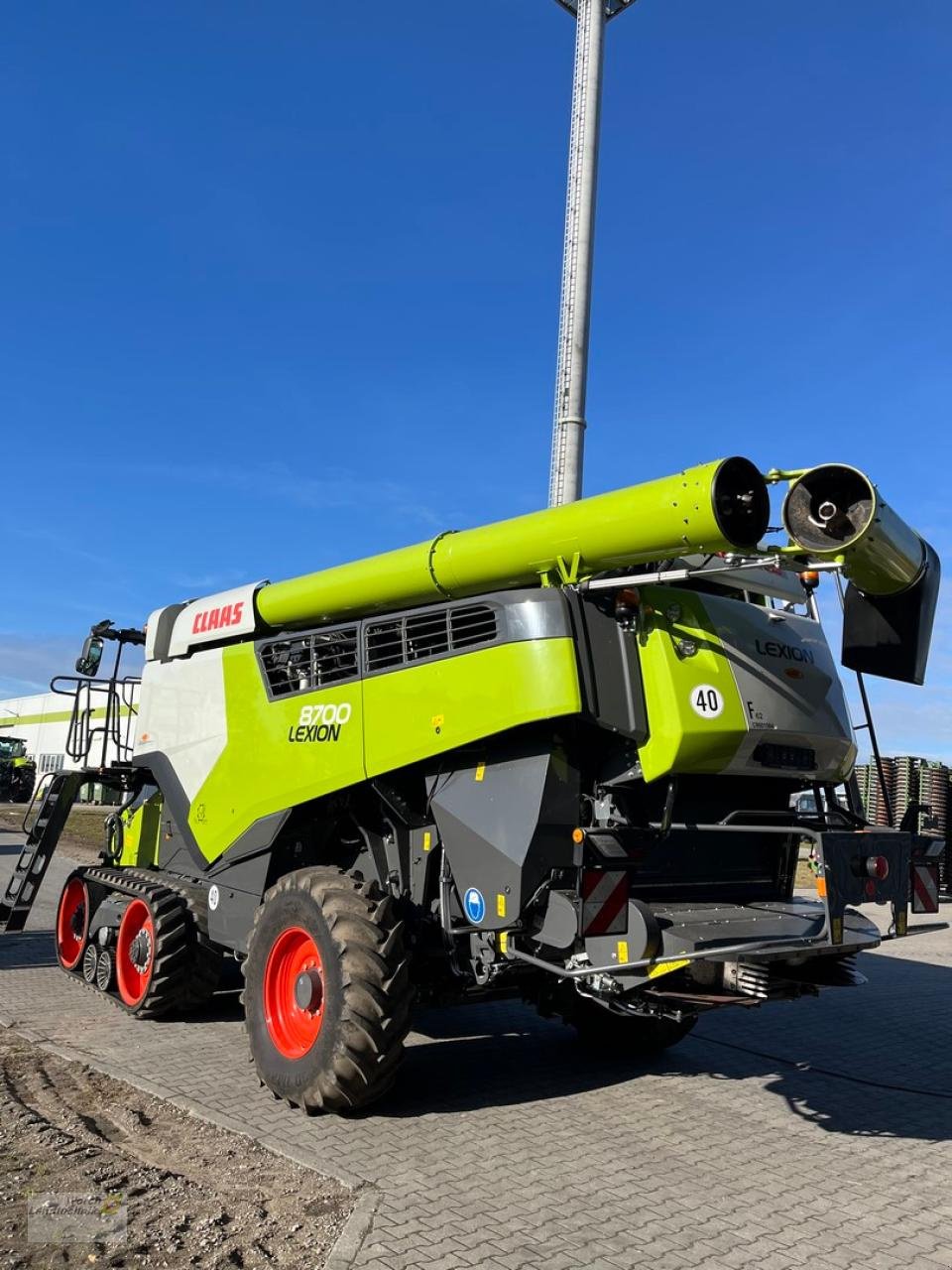 Mähdrescher от тип CLAAS Lexion 8700 TT, Gebrauchtmaschine в Schora (Снимка 9)