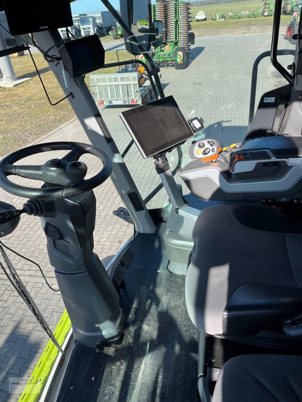 Mähdrescher от тип CLAAS Lexion 8700 TT, Gebrauchtmaschine в Schora (Снимка 14)