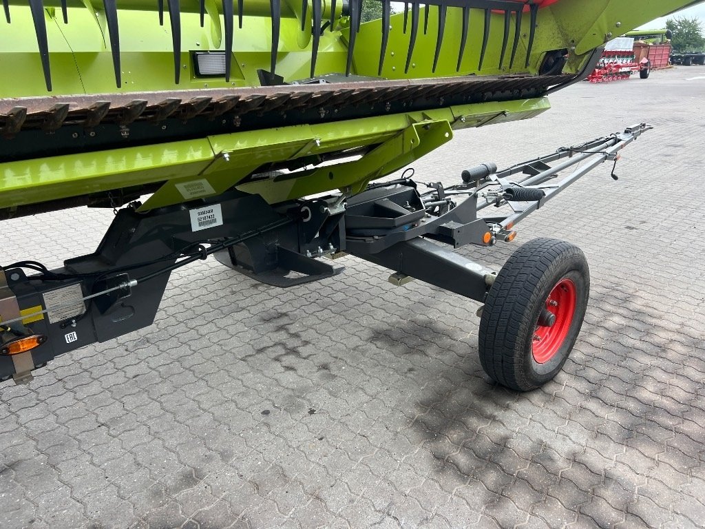 Mähdrescher des Typs CLAAS Lexion 8700, Gebrauchtmaschine in Mern (Bild 12)