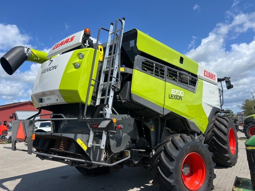 Mähdrescher des Typs CLAAS Lexion 8700, Gebrauchtmaschine in Mern (Bild 3)