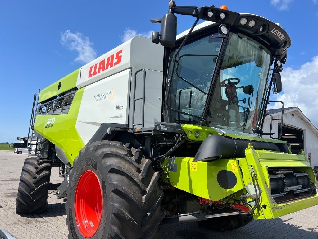 Mähdrescher des Typs CLAAS Lexion 8700, Gebrauchtmaschine in Mern (Bild 2)