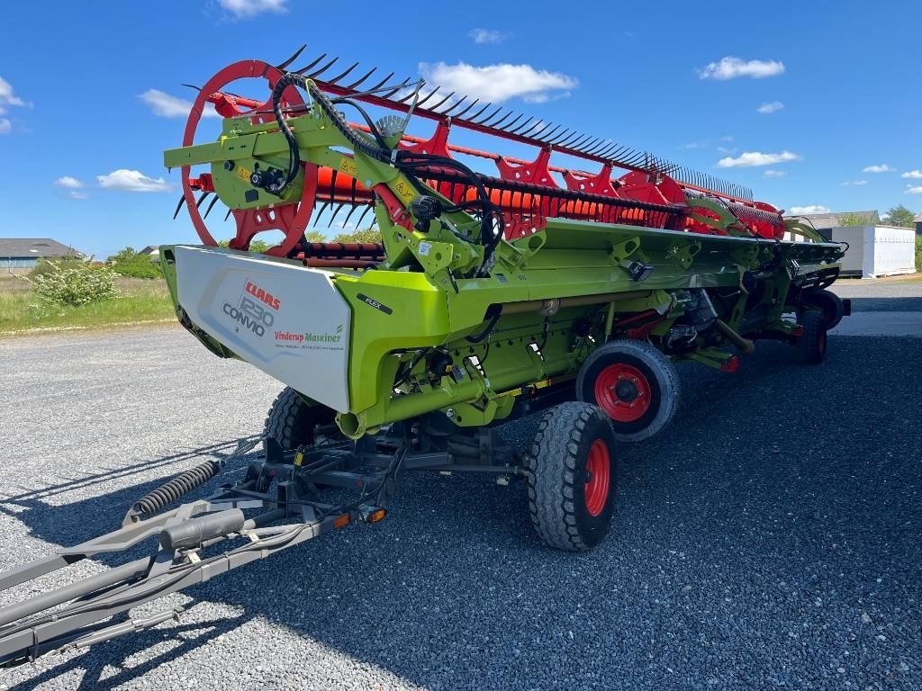 Mähdrescher of the type CLAAS Lexion 8800 4WD, Gebrauchtmaschine in Vinderup (Picture 14)