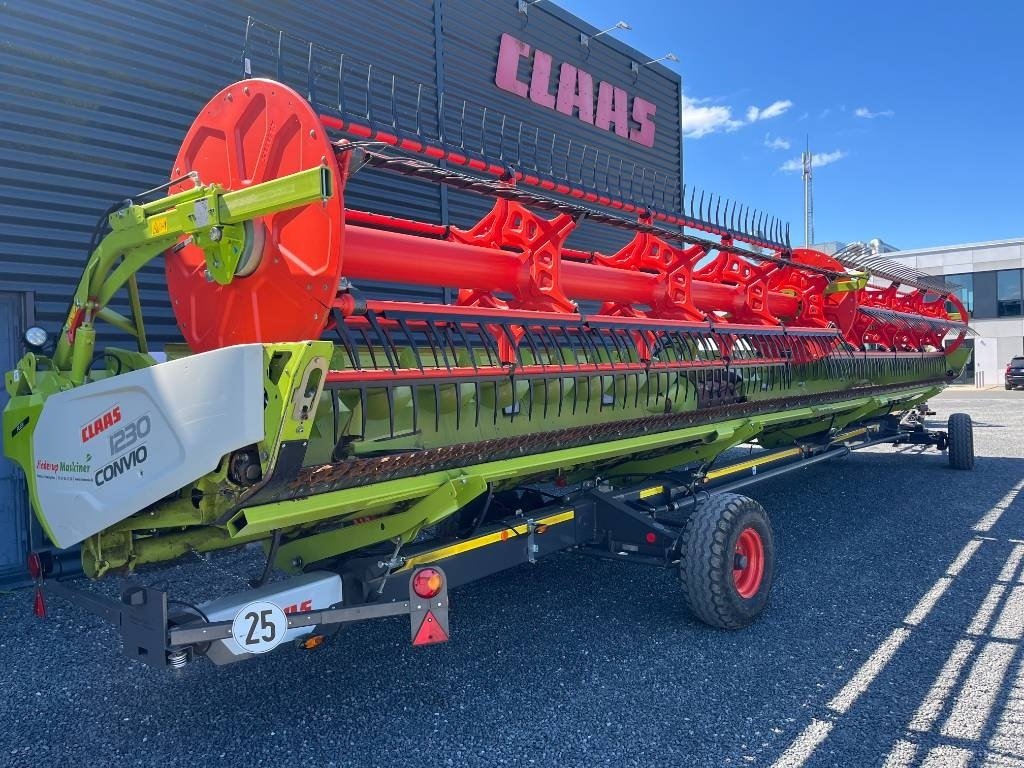 Mähdrescher of the type CLAAS Lexion 8800 4WD, Gebrauchtmaschine in Vinderup (Picture 11)
