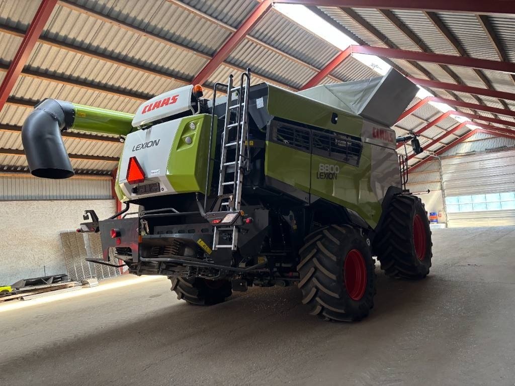 Mähdrescher des Typs CLAAS Lexion 8800 4WD, Gebrauchtmaschine in Brønderslev (Bild 4)