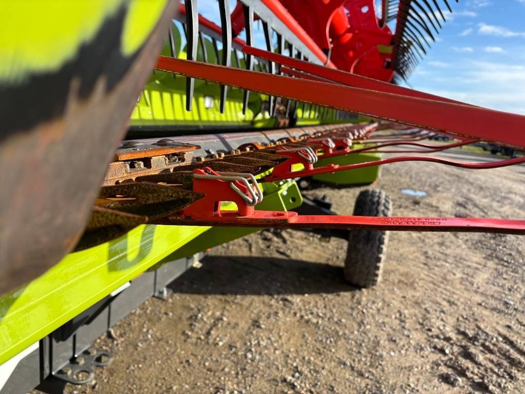 Mähdrescher des Typs CLAAS LEXION 8800 4WD, Gebrauchtmaschine in Brønderslev (Bild 23)