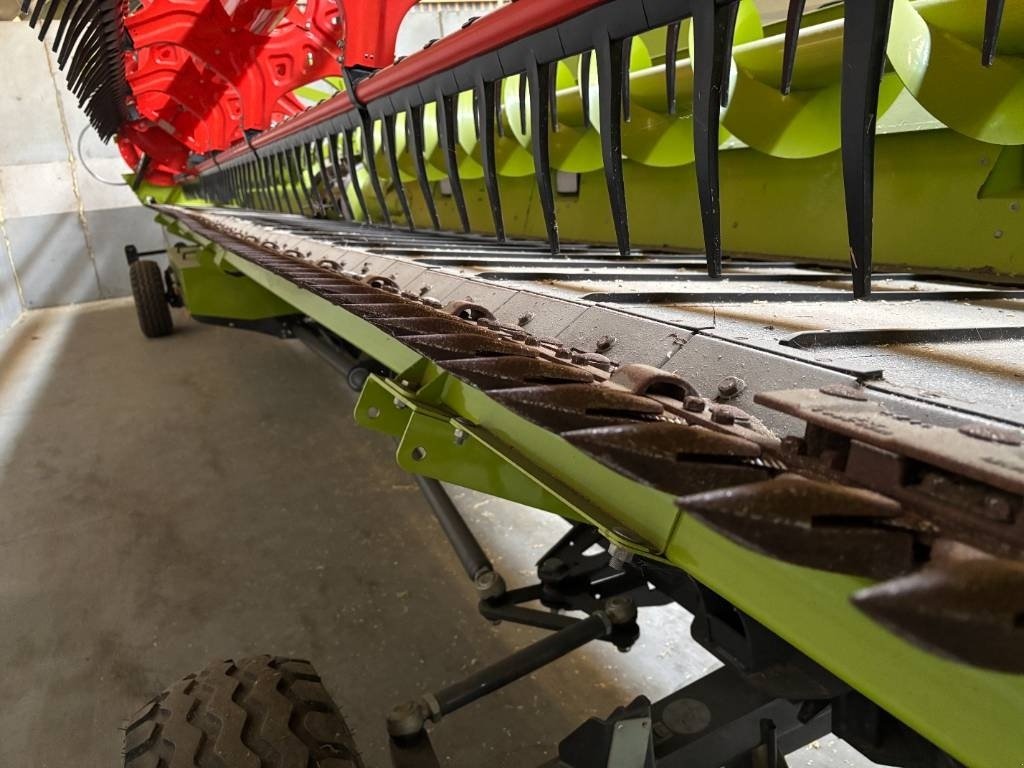 Mähdrescher des Typs CLAAS LEXION 8800 4WD, Gebrauchtmaschine in Brønderslev (Bild 20)