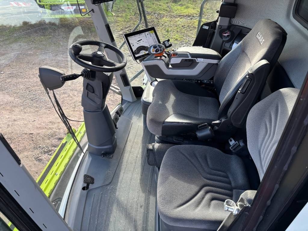 Mähdrescher des Typs CLAAS LEXION 8800 4WD, Gebrauchtmaschine in Brønderslev (Bild 14)