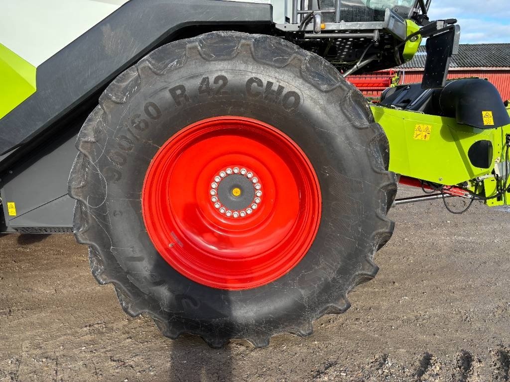 Mähdrescher des Typs CLAAS LEXION 8800 4WD, Gebrauchtmaschine in Brønderslev (Bild 11)