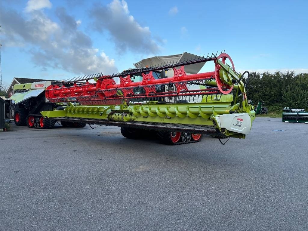 Mähdrescher des Typs CLAAS LEXION 8800 4WD, Gebrauchtmaschine in Brønderslev (Bild 23)