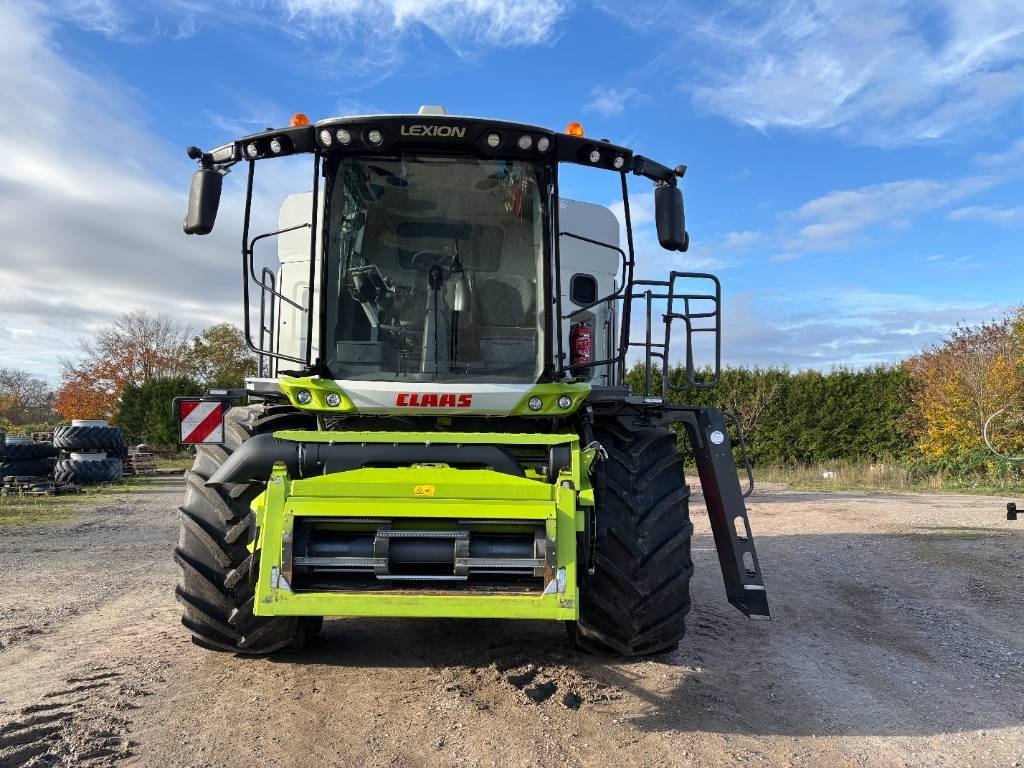 Mähdrescher des Typs CLAAS LEXION 8800 4WD, Gebrauchtmaschine in Brønderslev (Bild 7)