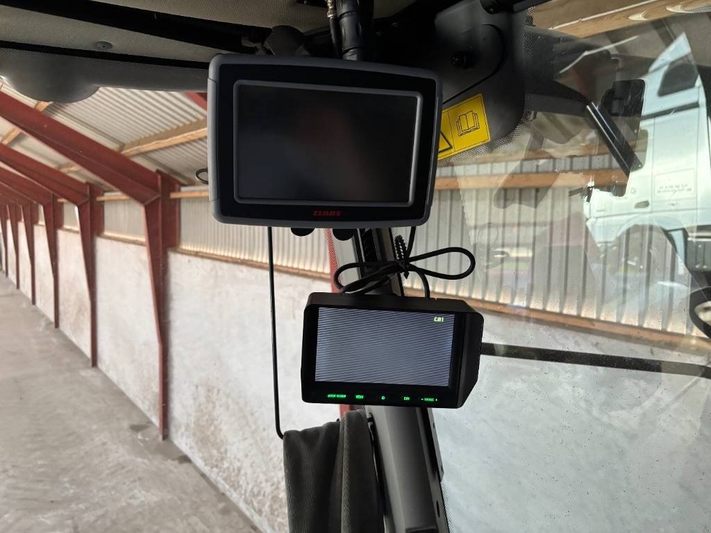 Mähdrescher del tipo CLAAS LEXION 8800 TT 4 WD, Gebrauchtmaschine In Brønderslev (Immagine 7)