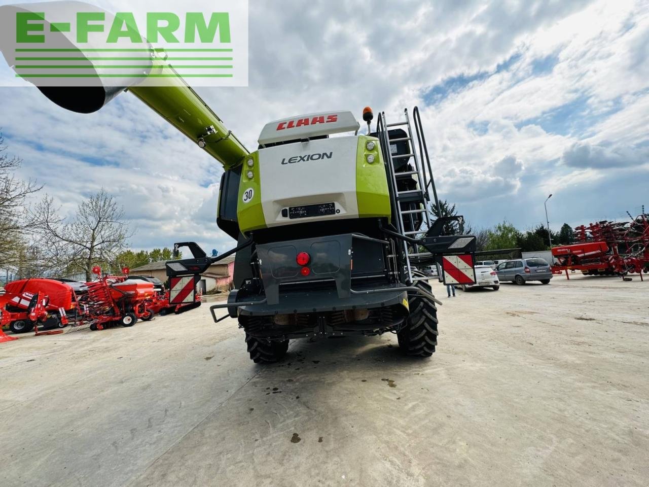 Mähdrescher del tipo CLAAS LEXION 8800 TT E5, Gebrauchtmaschine In Hamburg (Immagine 5)