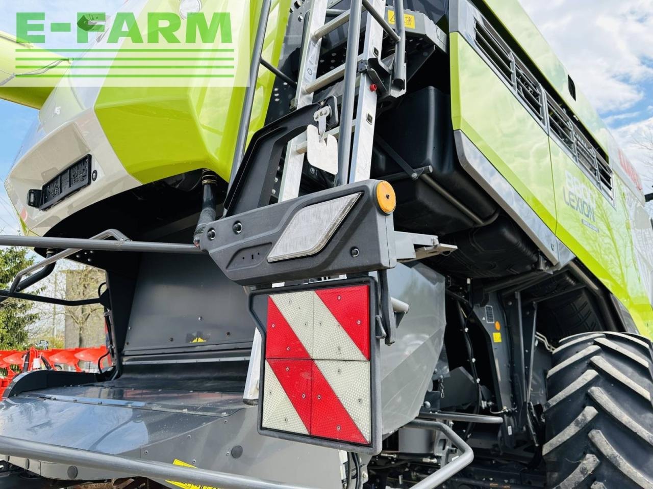 Mähdrescher del tipo CLAAS LEXION 8800 TT E5, Gebrauchtmaschine In Hamburg (Immagine 7)