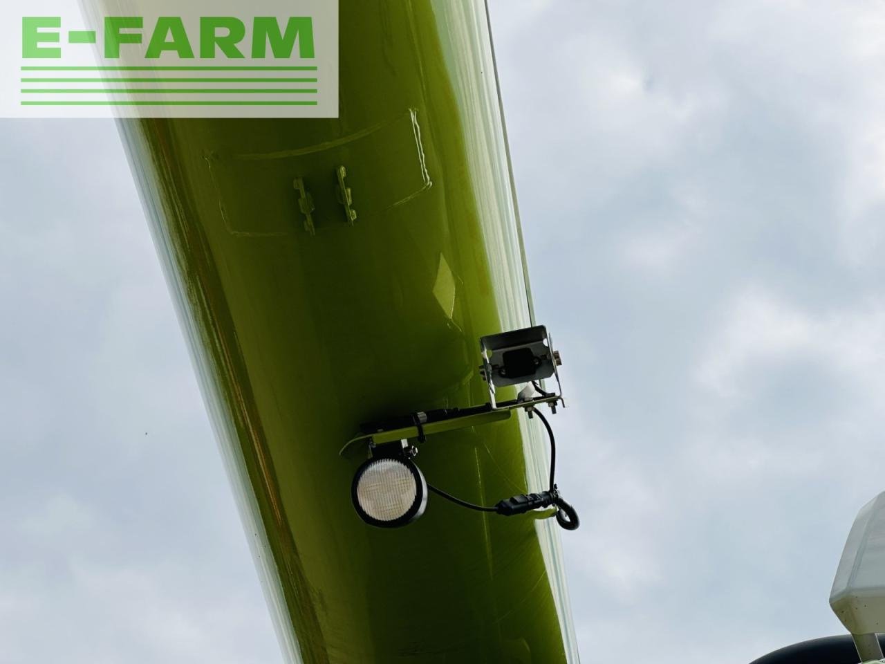 Mähdrescher del tipo CLAAS LEXION 8800 TT E5, Gebrauchtmaschine In Hamburg (Immagine 9)