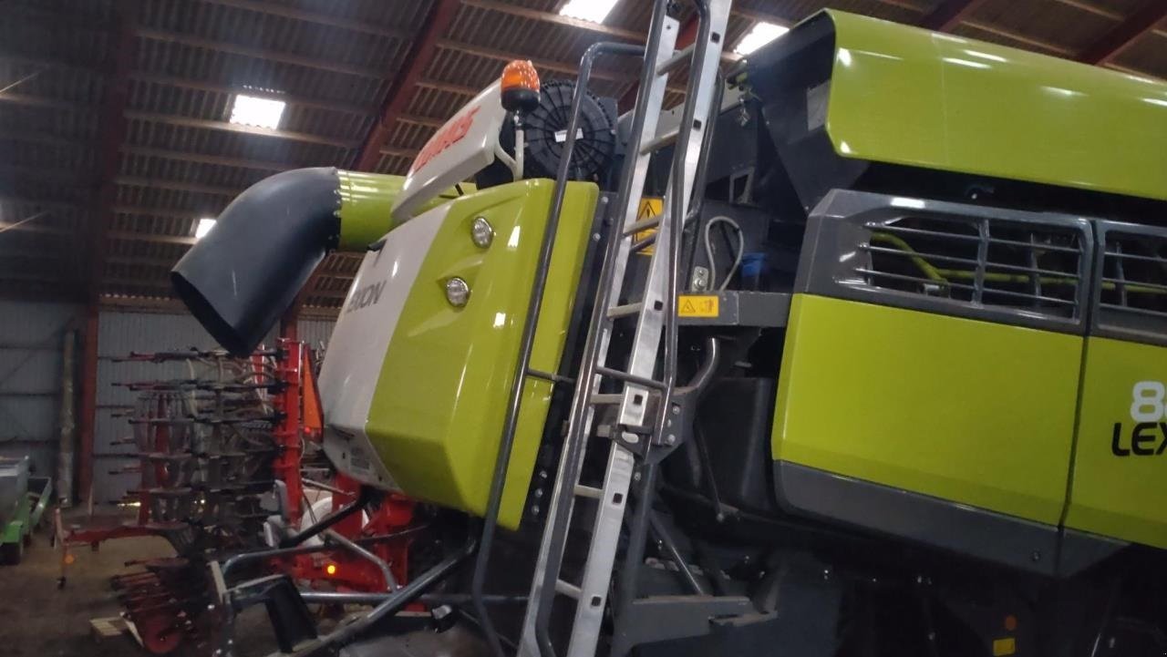 Mähdrescher del tipo CLAAS LEXION 8800, Gebrauchtmaschine In Maribo (Immagine 11)