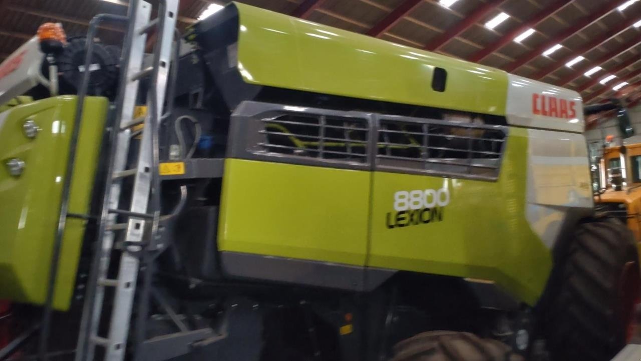 Mähdrescher del tipo CLAAS LEXION 8800, Gebrauchtmaschine In Maribo (Immagine 10)