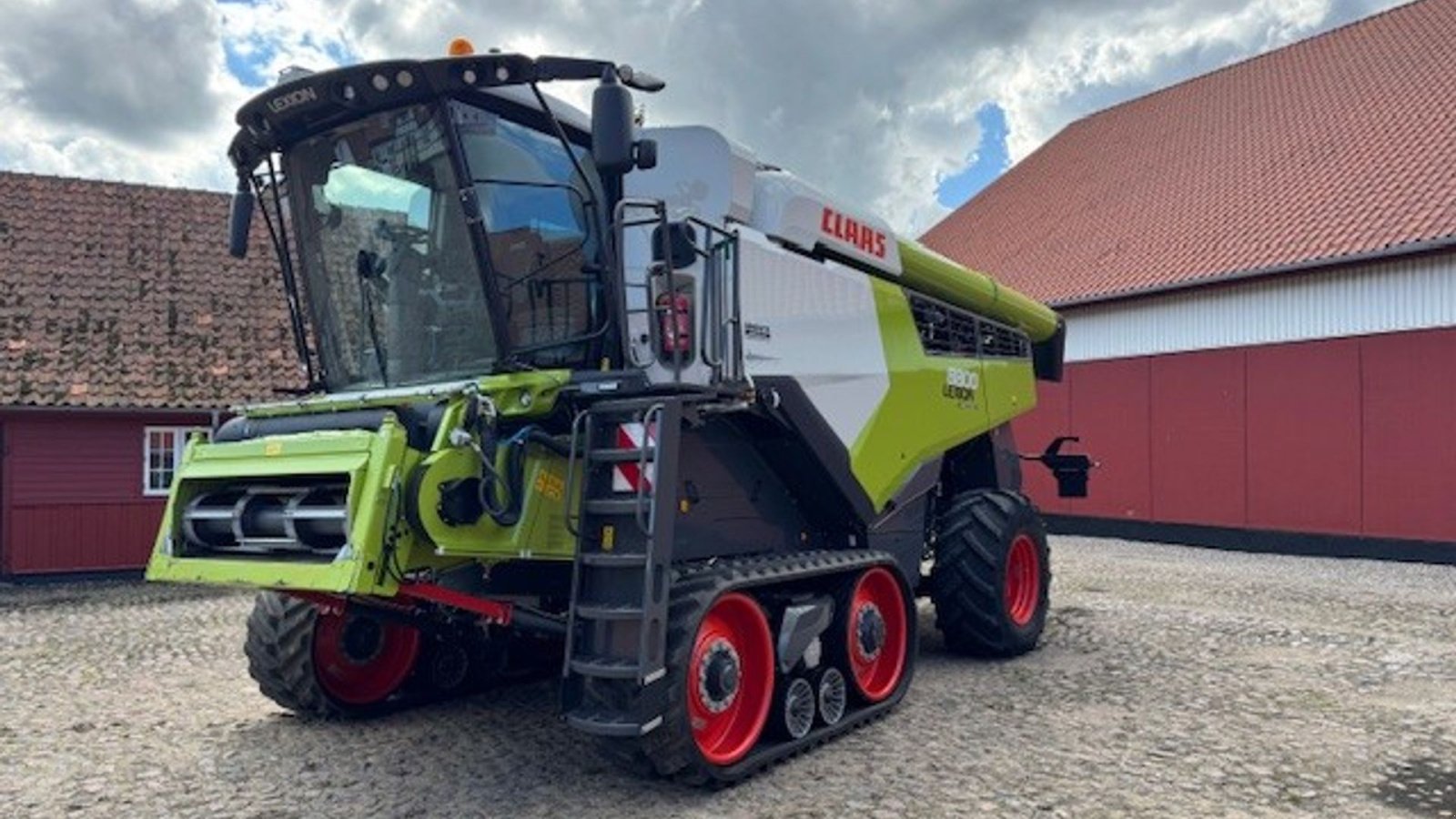 Mähdrescher tip CLAAS Lexion 8800TT 8800 TT, m. meget udstyr, Gebrauchtmaschine in Nykøbing Falster (Poză 1)